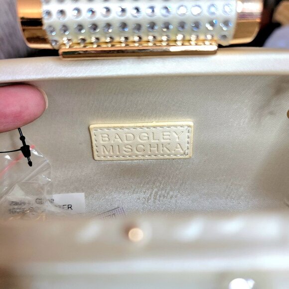 Badgley Mischka Embellished Satin Clutch/Crossbody Purse, Non-Smoking Home, NWT - Picture 6 of 8